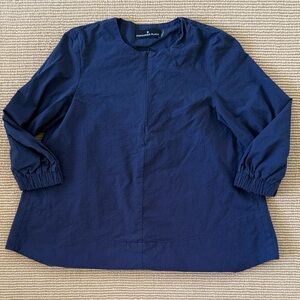 Tuckernuck Navy Seersucker Kieran Blouse
Pomander Place 
Navy, XS
